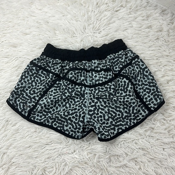 Lululemon Tracker Short III *4-way Stretch Ace Spot Tranquil Blue Black / Black - Picture 5 of 6